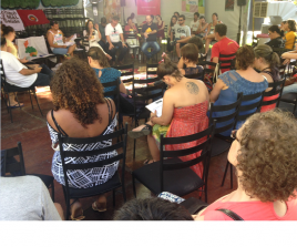 Debate sobre a importância de informações medicinais